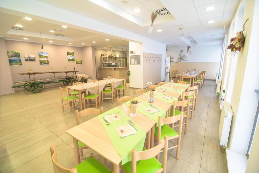 Hotel Oskar Hrib-Loski Potok Экстерьер фото